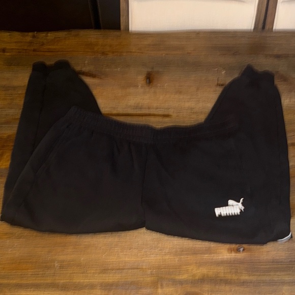 Puma men’s  Black Jogger Pants - Picture 7 of 8